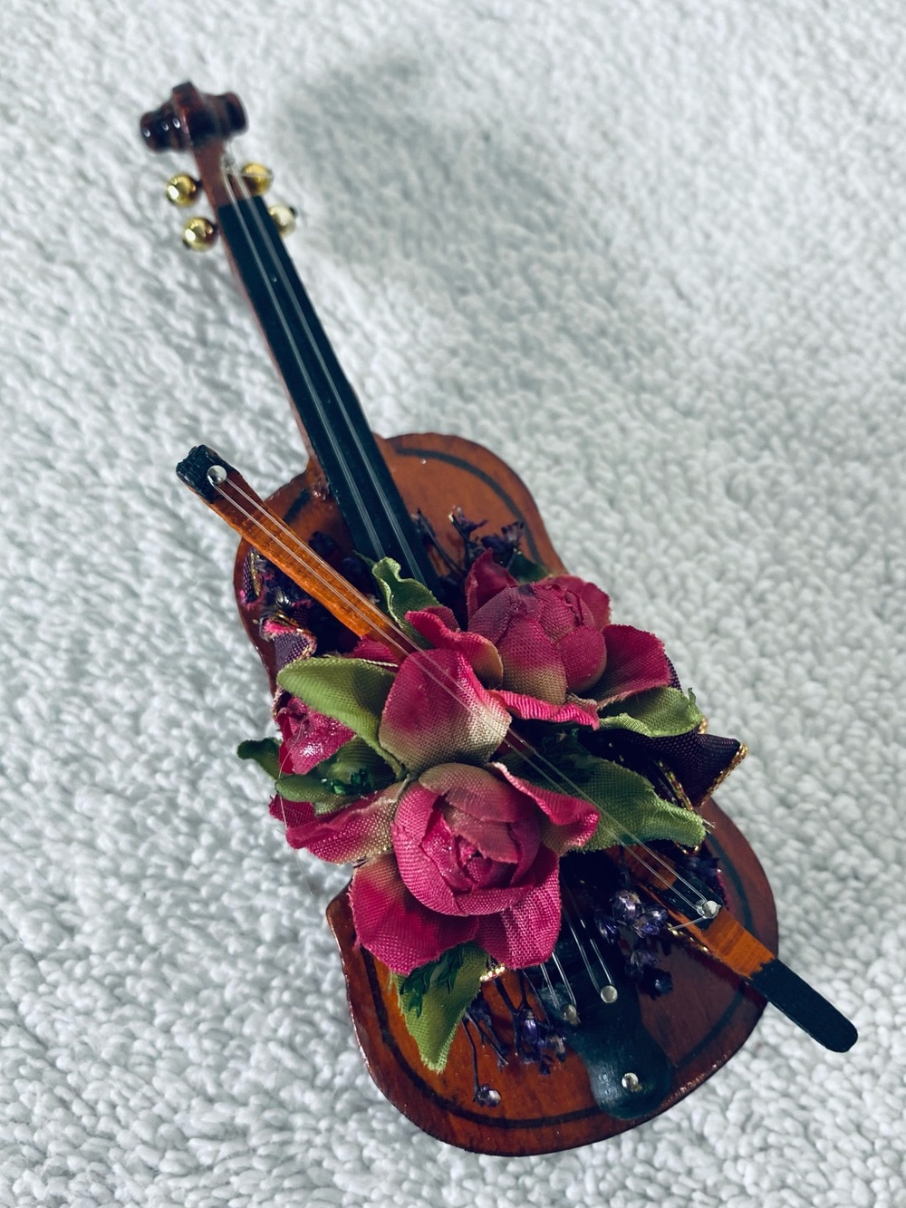 Vintage Miniature Wood Violin Fiddle Ornament With Bow Dried Flowers Velvet Rose